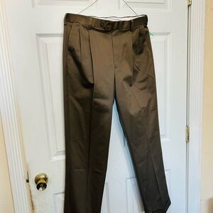 Roundtree & Yorke Classic Dark Brown Trousers. Just dry cleaned like new.